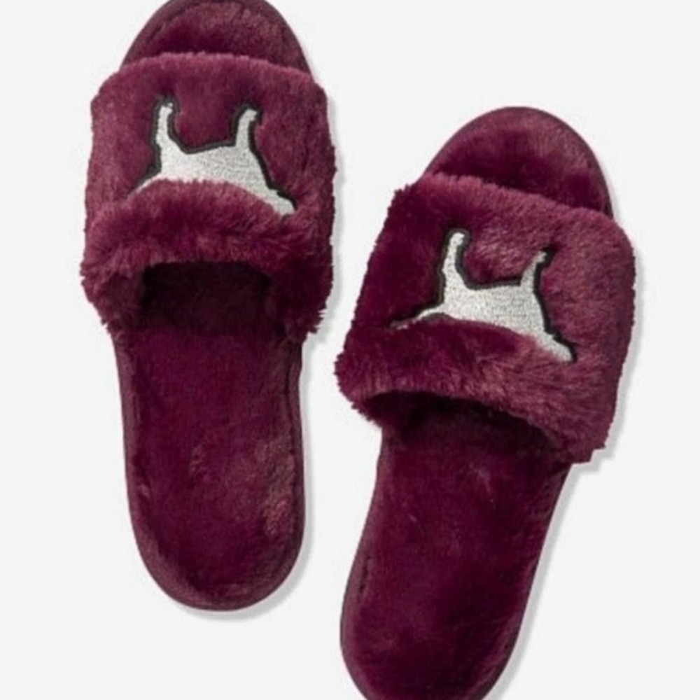 New VS PINK Slippers